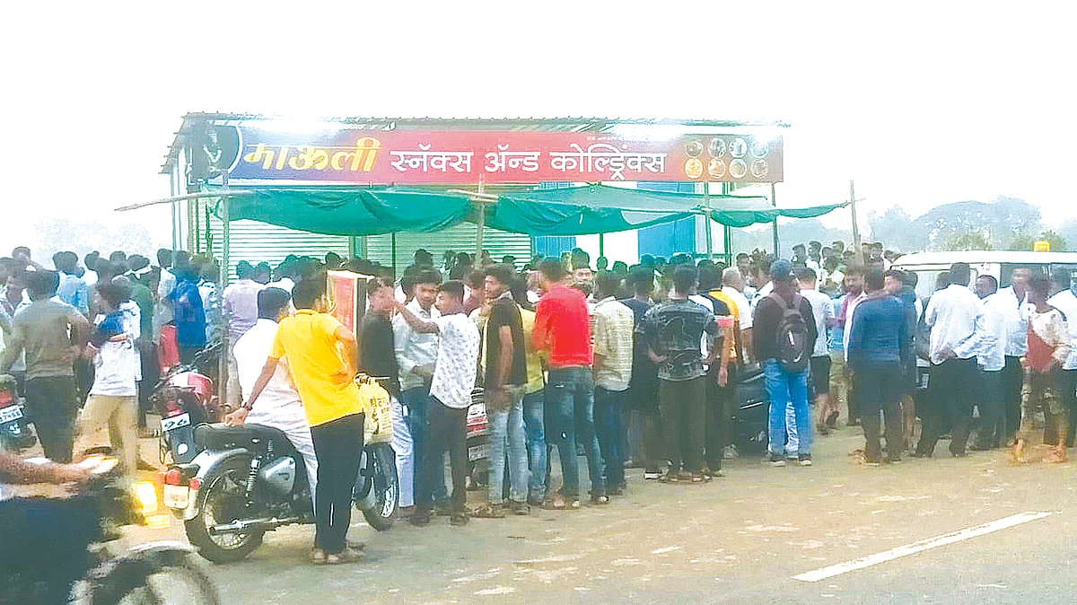 Breaking #आव्हाण्यात वाळूमाफियांचा राडा