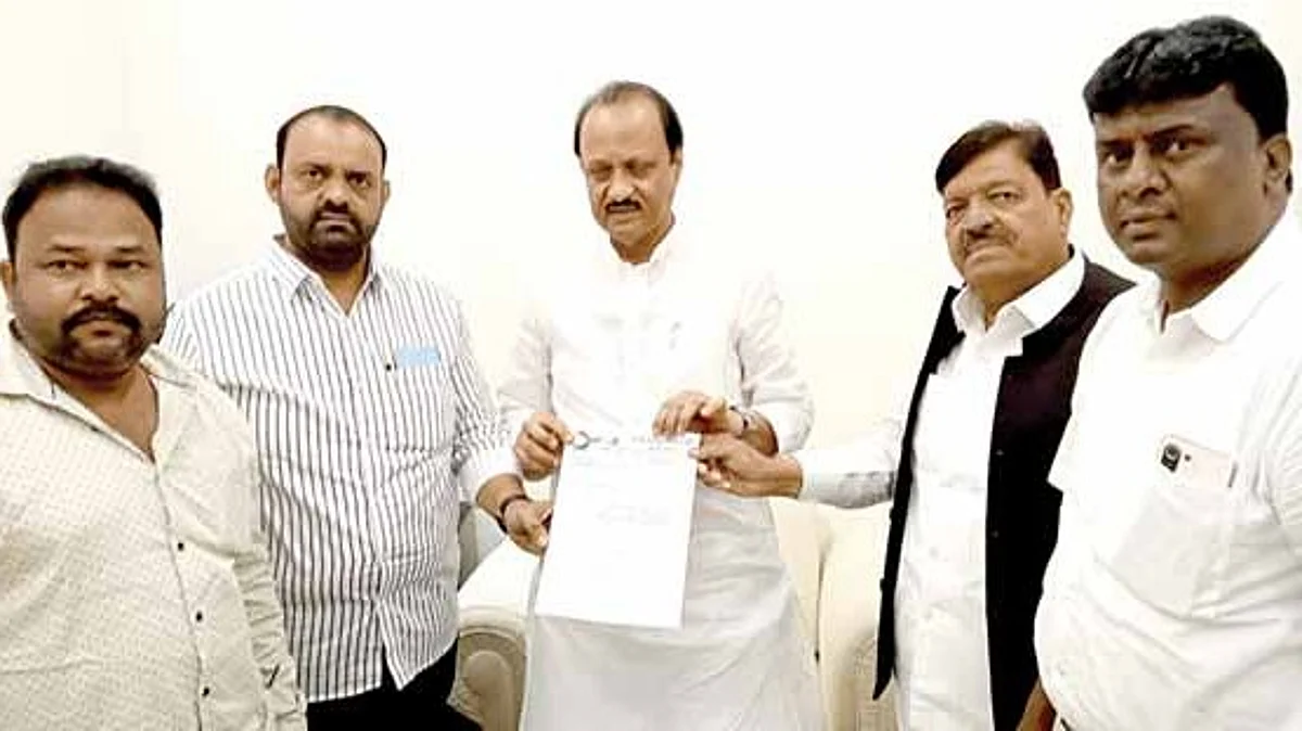धान्यासाठी अधिवेशनात आवाज उठवू : पवार