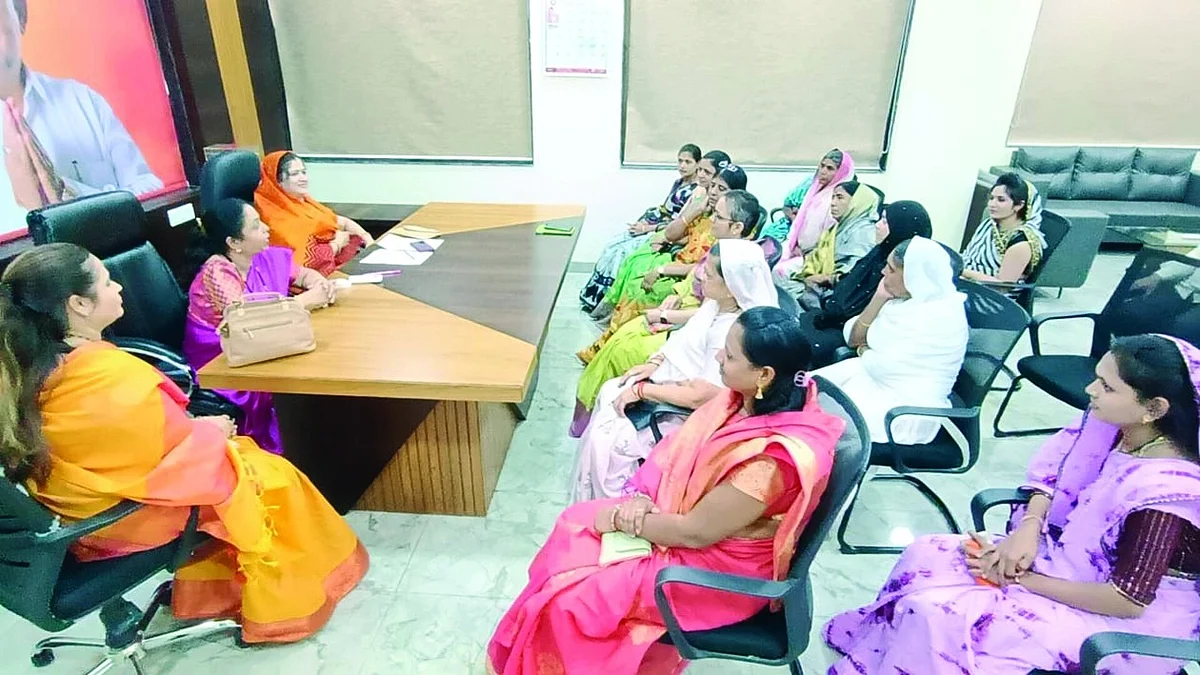 शिंदे गटावर आरोप प्रत्यारोपांच्या परिणाम होणार नाही ; संपर्कप्रमुख पर्णिता पोंक्षे