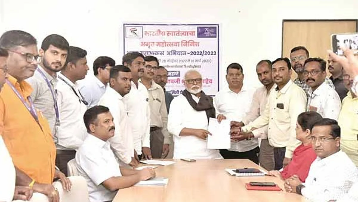 घरकुलांची कामे लवकर पूर्ण करा- भुजबळ