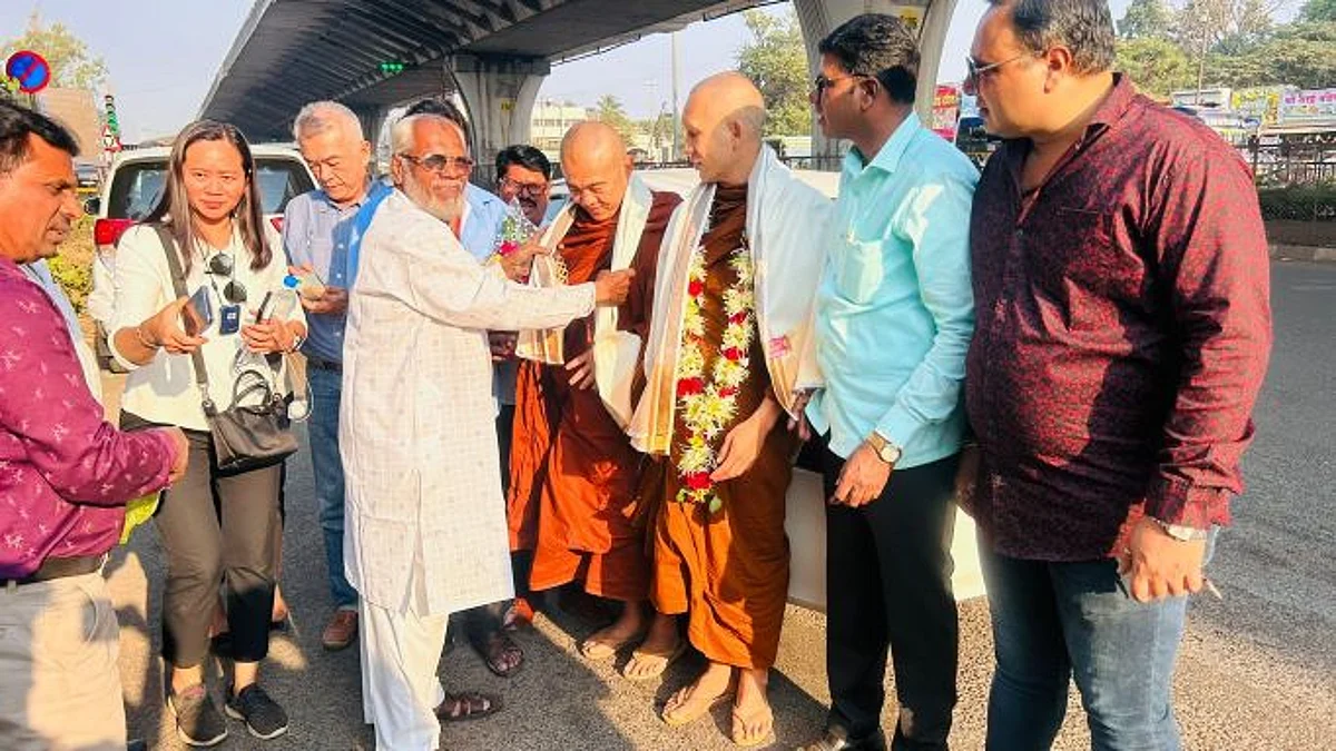थायलंडमधून आलेल्या भंन्तजींचे कॉंग्रेसतर्फे स्वागत