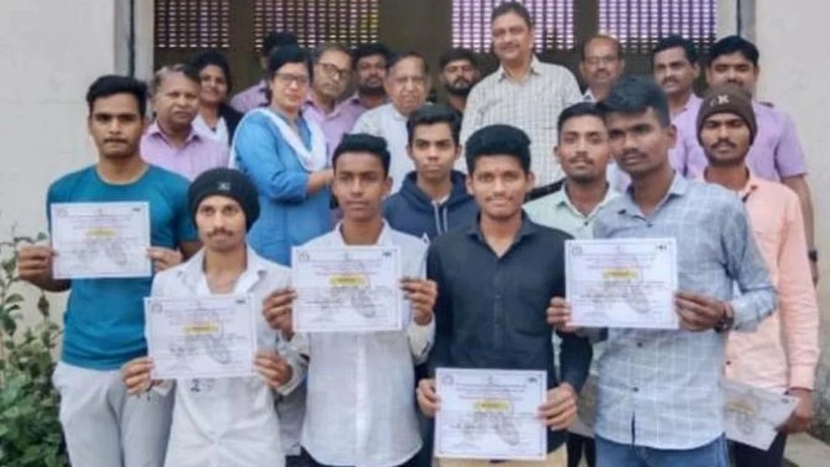 तंत्रप्रदर्शनात मविप्र आयटीआयचे यश