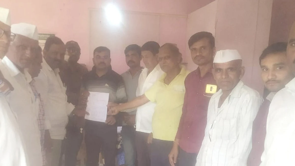 देवठाण तलाठी कार्यालयास टाळे ठोकण्याचा ग्रामस्थांचा इशारा