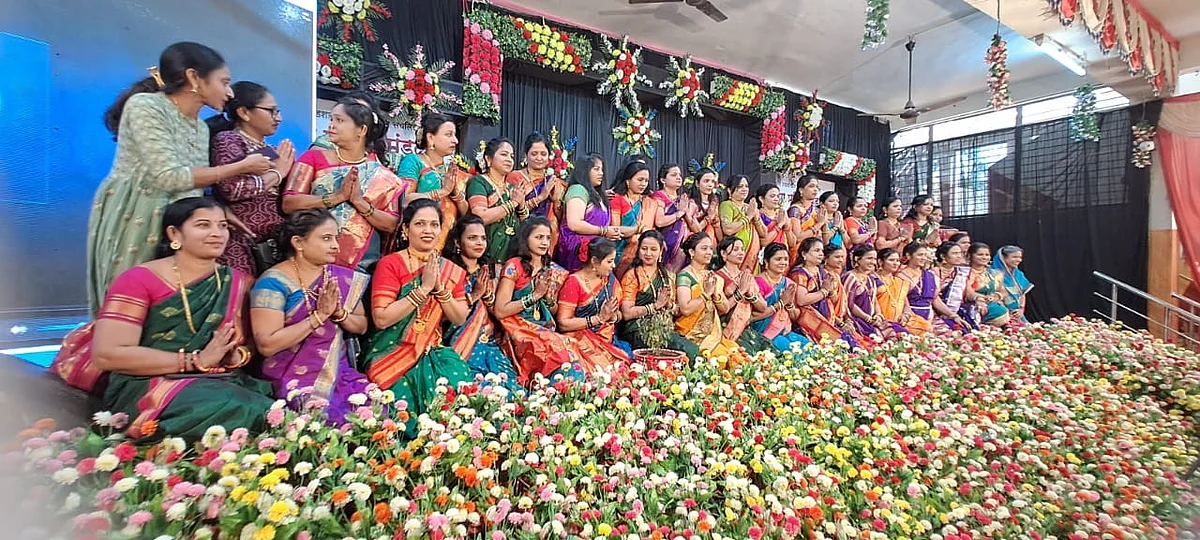 माहेरवाशीनिंच्या आगमनाने फुलली प्रतिपंढरपूर अमळनेर नगरी