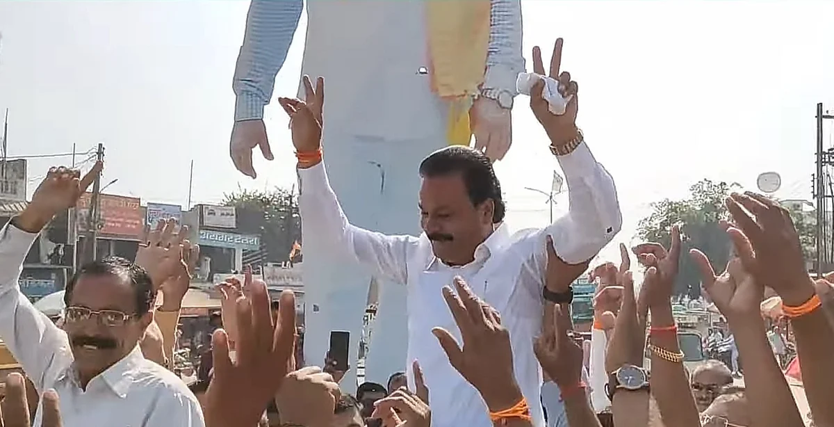 दूध संघ निवडणुकीत विजय ; मुक्ताईनगरात जल्लोष...