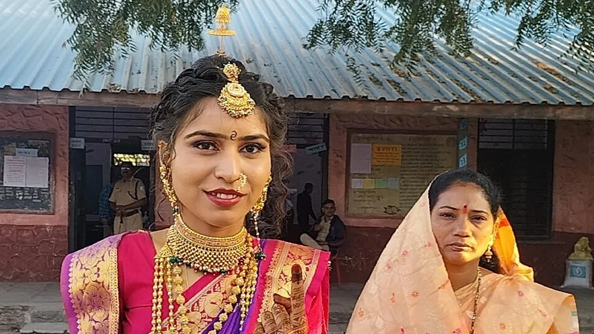 आधी मतदान, मग लग्न ; नववधूनं समाजापुढे ठेवला आदर्श!