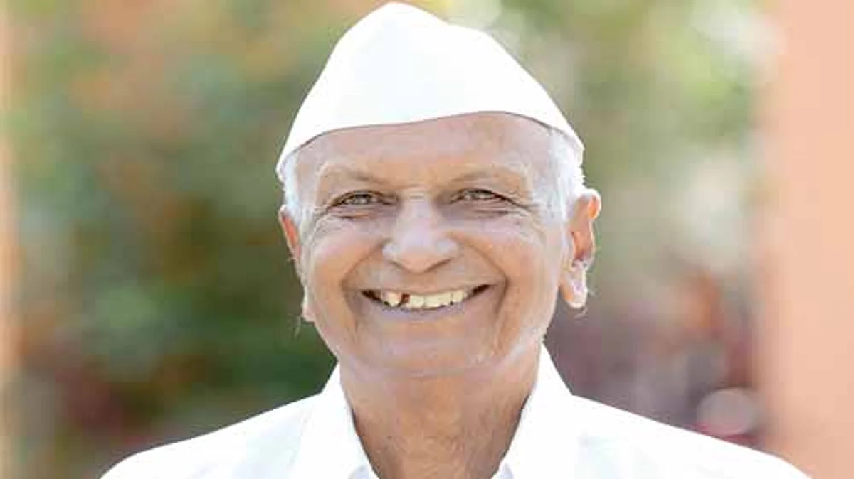 दै.'देशदूत'आयोजित 'बागलाण दर्पण पुरस्कार सोहळा-२०२३' : वट वृक्षाची सावली- दगा दादाजी सोनवणे