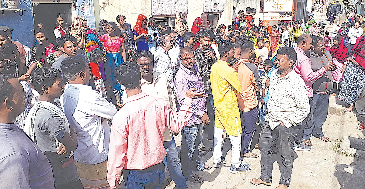 धक्कादायक : धुळ्यात महिलेचा खून