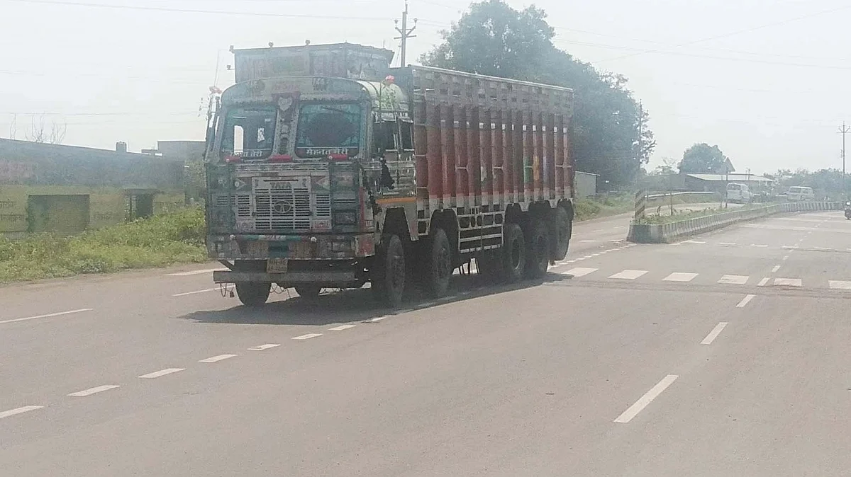 साईडपट्ट्या बनल्या घातक; दुचाकीधारकांच्या अपघाताला बनतेय कारण