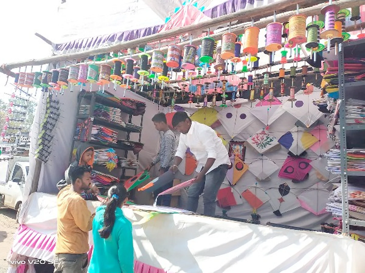 उत्साही पतंगबाजीचा संडे