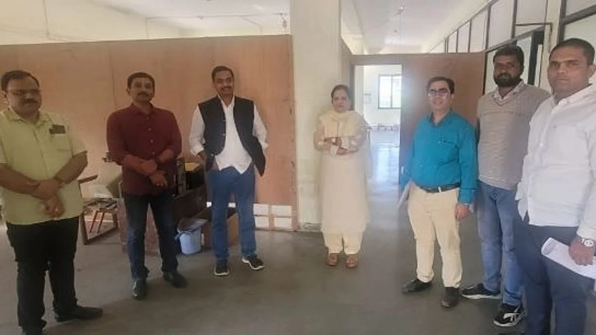 धान्य वितरण अधिकारी कार्यालय आता जिल्हाधिकारी कार्यालय आवारात