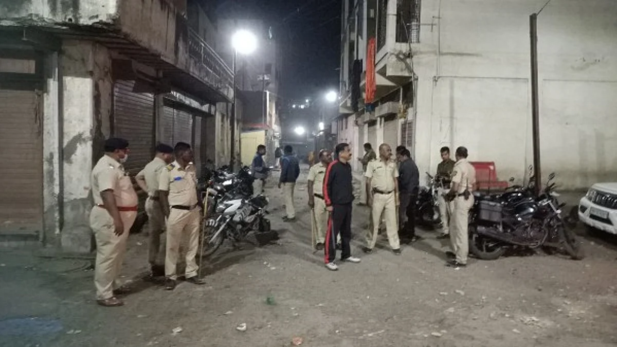पतंगोत्सवादरम्यान दोन गटांत दगडफेक; वाहनांचे नुकसान