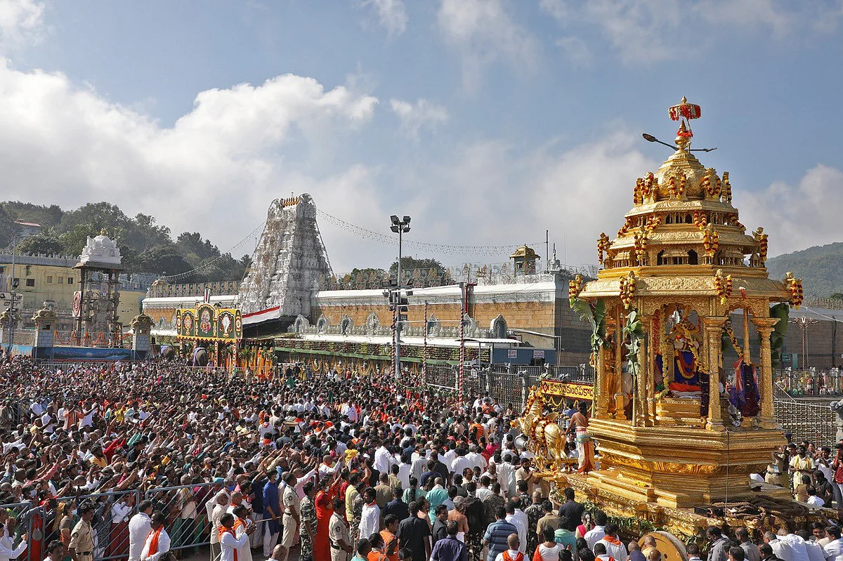 तिरुपतीला जाण्याआधी 'हे' वाचा; दर्शनासाठी विशेष प्रवेश पास आजपासून सुरू, कशी कराल ऑनलाइन बुकिंग?