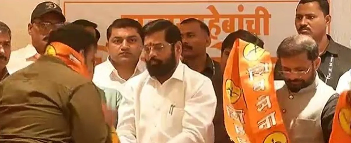नाशिकमध्ये ठाकरे गटाला खिंडार; ६० पदाधिकाऱ्यांसह १०० जणांचा शिंदे गटात प्रवेश