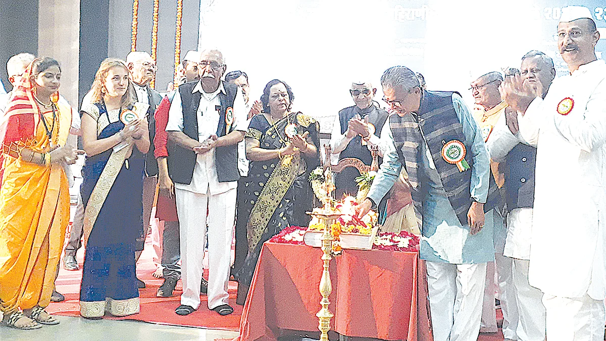 Photos #अहिराणी संमेलन हे साहित्याचे नव्हे तर संस्कृतीचे!
