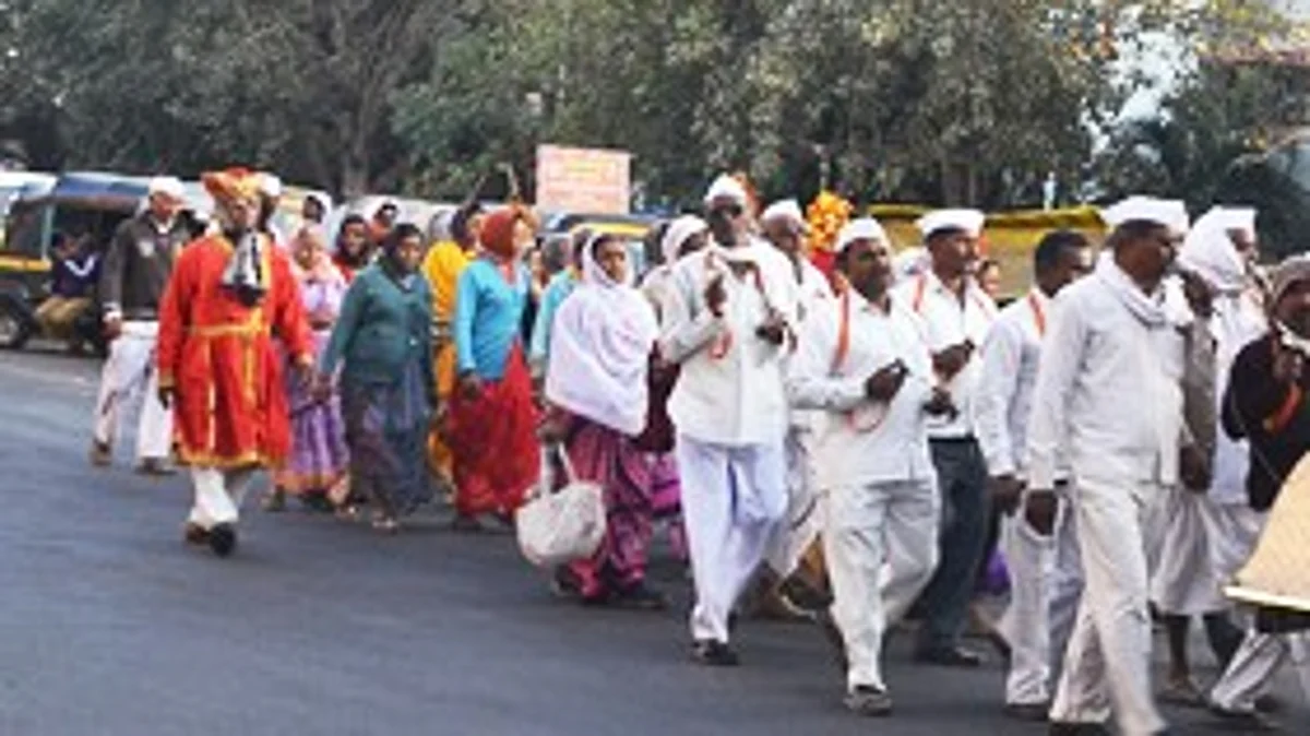 नाशिक-त्र्यंंबकेश्वर रस्त्यावर दिंडी मार्गाची मागणी
