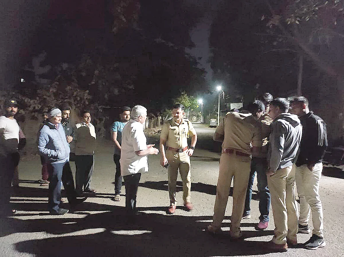 भर रस्त्यावर व्यापाऱ्याला लुटले