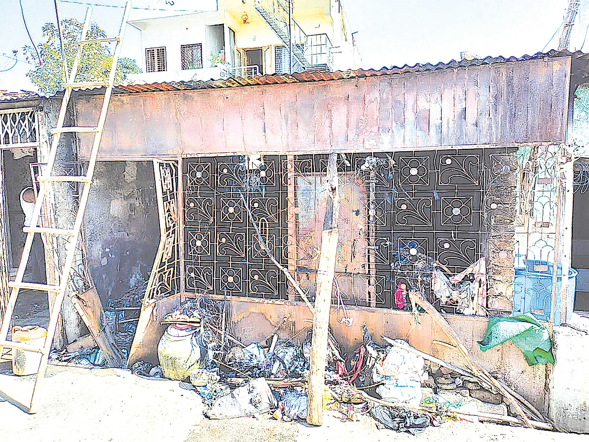 धुळ्यात घराला आग : वृध्देचा होरपळून मृत्यू