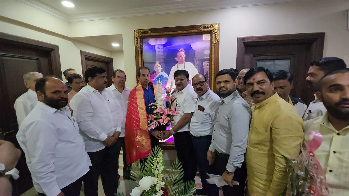 नाशिकच्या पदाधिकाऱ्यांनी घेतली उद्धव ठाकरेंची भेट; 'या' विषयावर झाली चर्चा