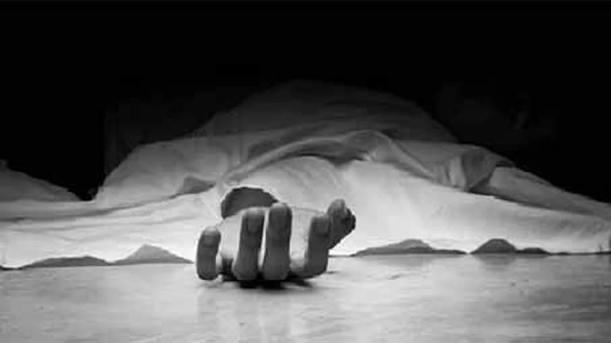 कॅनाॅॅल मध्ये आढळला दुचाकीस्वाराचा मृतदेह