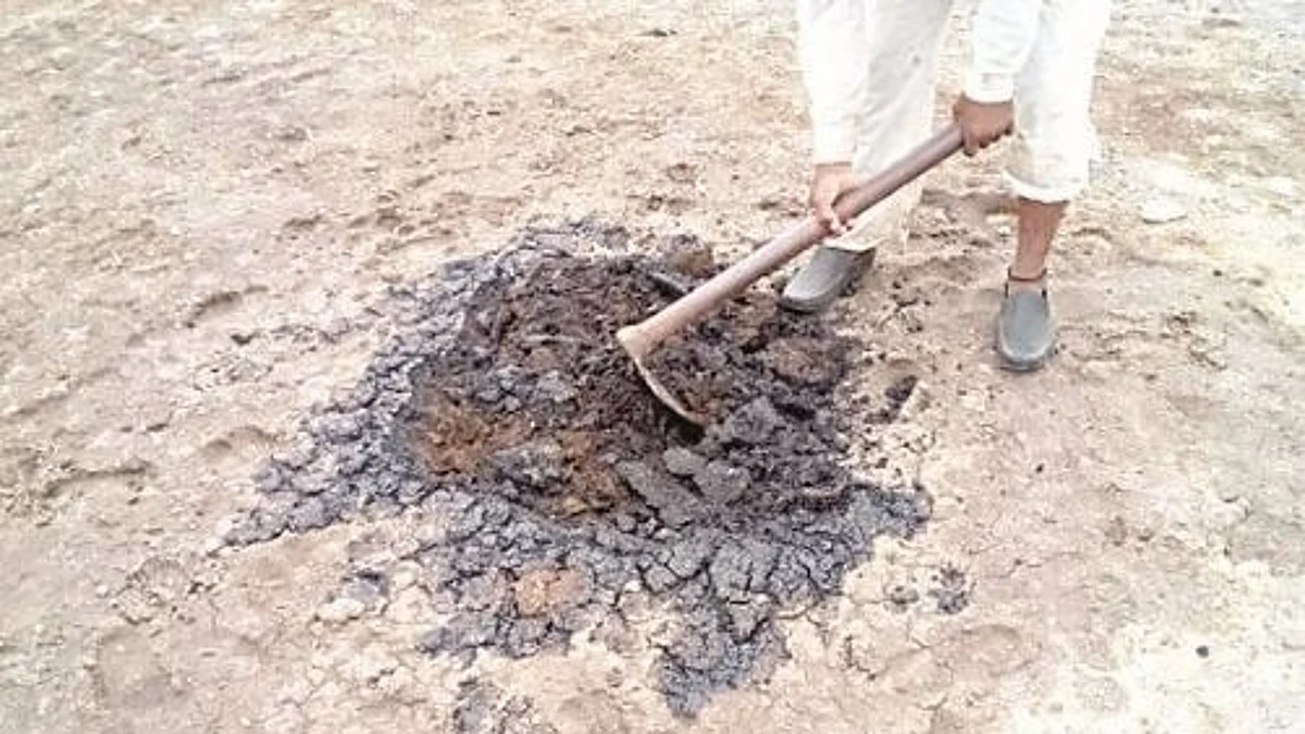 'या'मुळे शेतजमीन होतेय नापीक; कुटुंबासह शेतकर्याचा आत्मदहनाचा इशारा