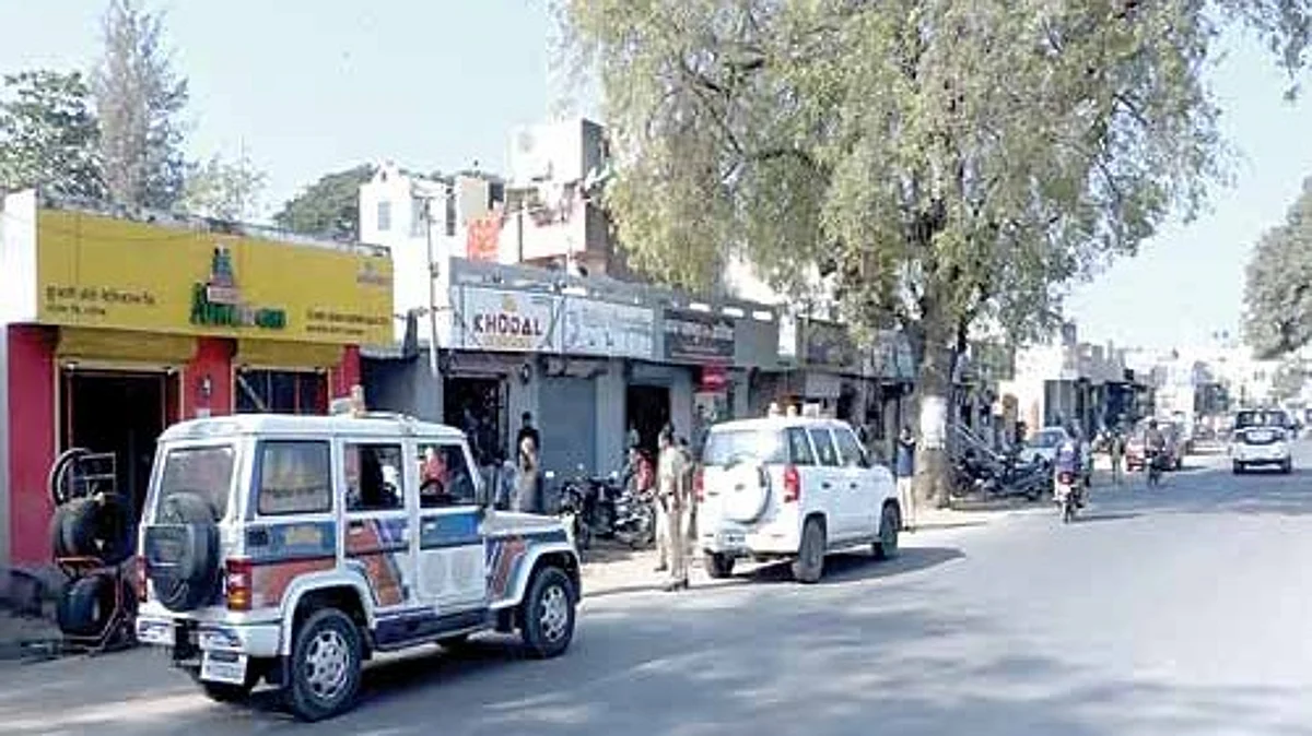 एटीएम फोडून रोकड लंपास