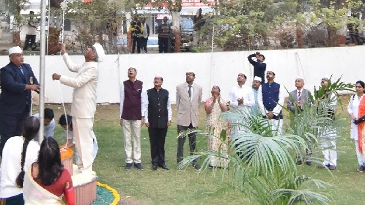 कठोर परिश्रमाशिवाय पर्याय नाही - डॉ.उल्हास पाटील