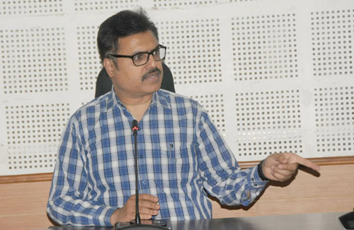 कोरोनाच्या प्रतिबंधासाठी आता निवडणुकांप्रमाणे ‘कोरोना चेकपोस्ट : जिल्हाधिकारी सुरज मांढरे