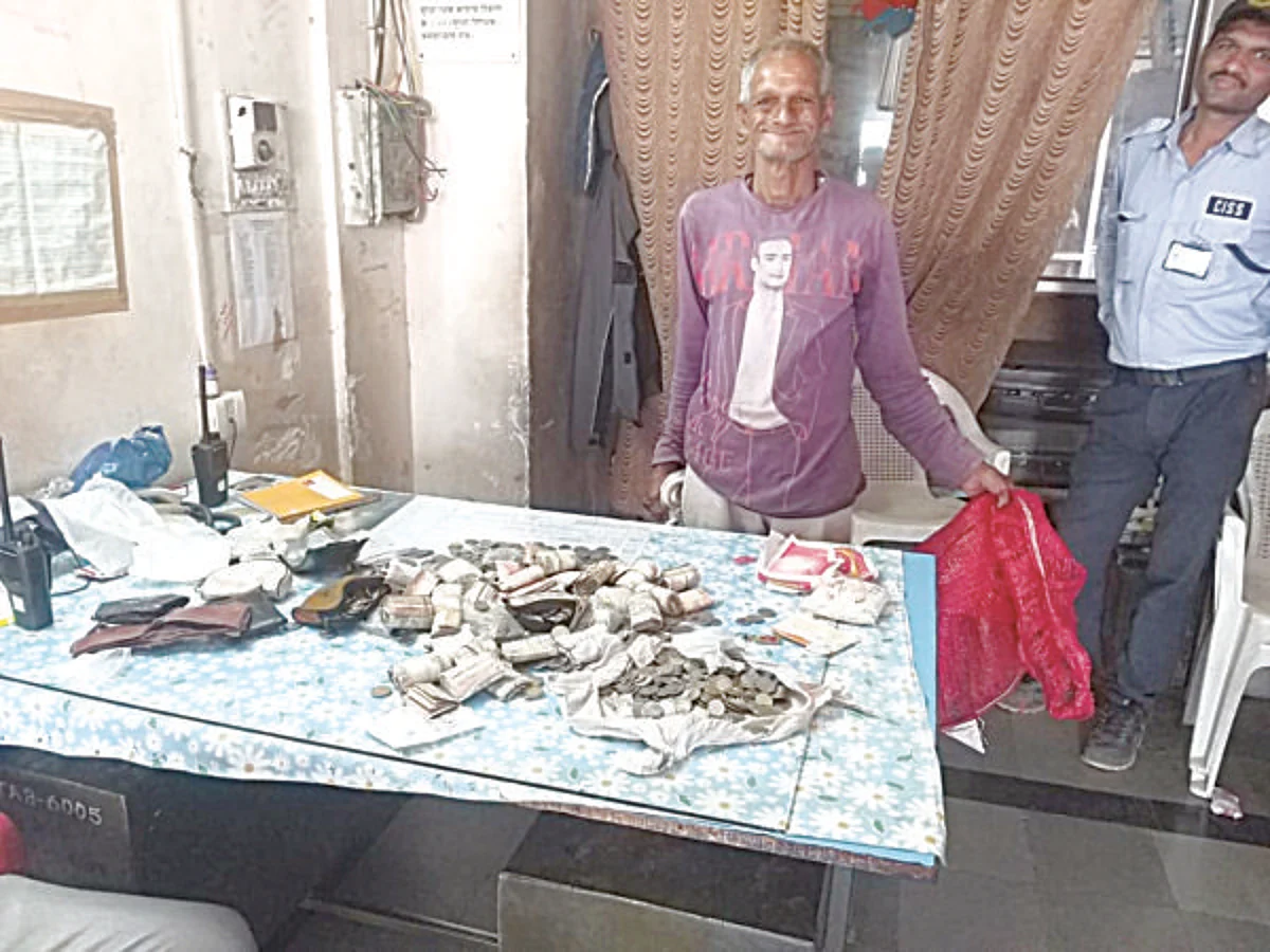 शिर्डीत वृद्धाकडे आढळली 23 हजार रुपयांची रक्कम