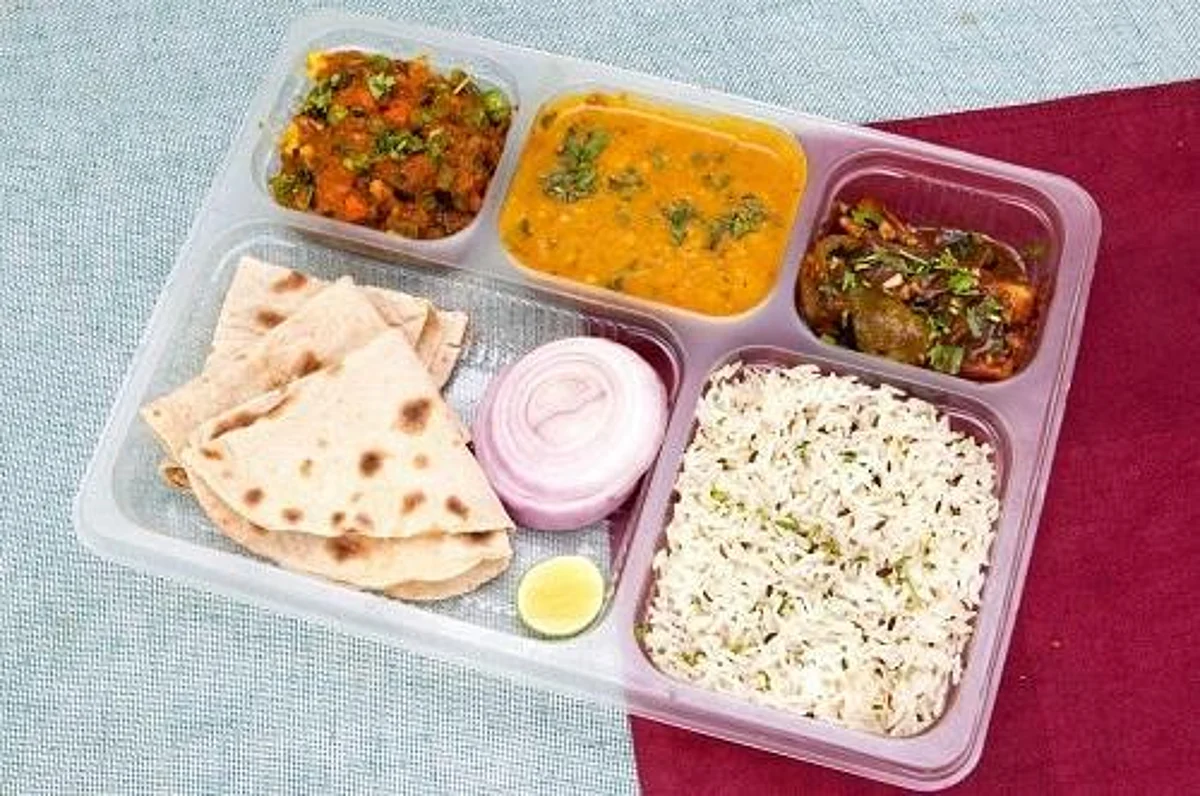 नाशिकमध्ये २६ जानेवारीपासून शिवभोजन थाळी