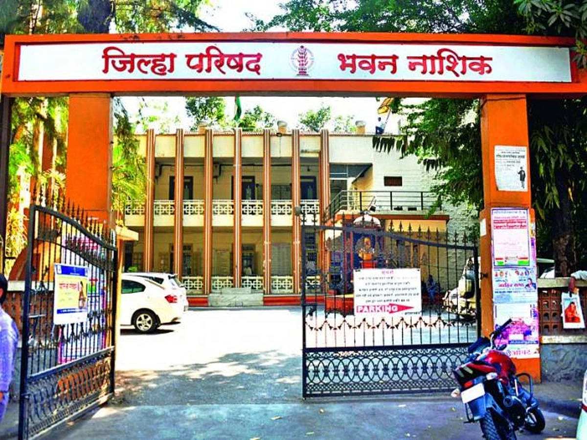 सदस्य - कार्यकारी अभियंता यांच्यात 'तू तू मै मै'