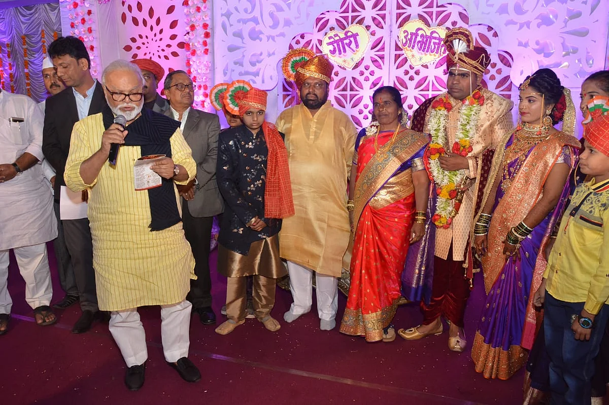 नाशकात पालकमंत्र्यांच्या उपस्थितीत पार पडला अनोखा सत्यशोधक विवाहसोहळा