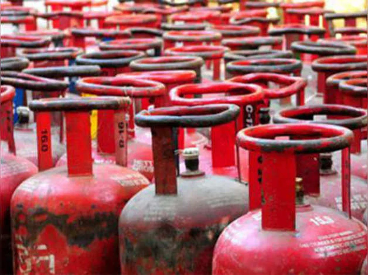 सातपुरला दोन अवैध गॅस भरणा केंद्र उद्धवस्त