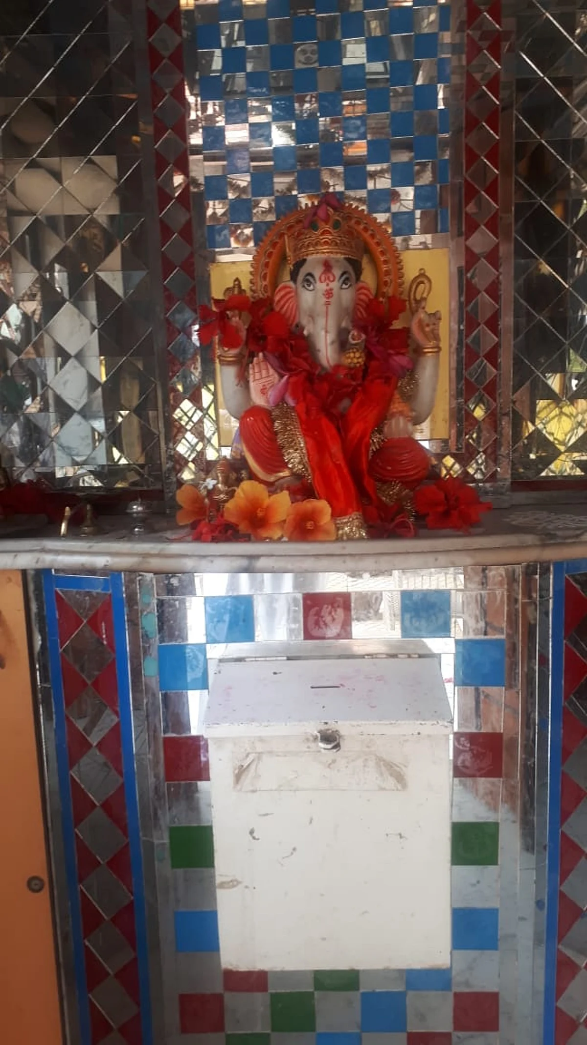 देवळाली कॅम्प : लॉकडाऊन फायदा घेत मंदिरातून दहा हजारांची चोरी