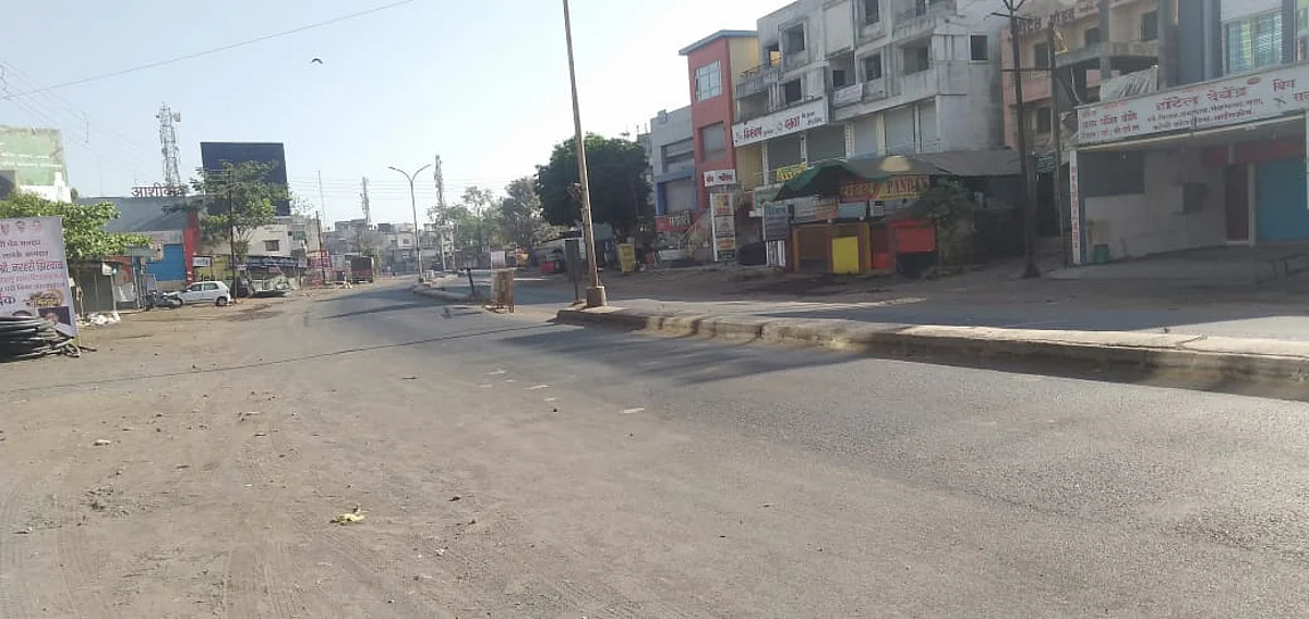 लॉकडाऊनमुळे शहरासह ग्रामीण भागात मंदीची लाट तीव्र