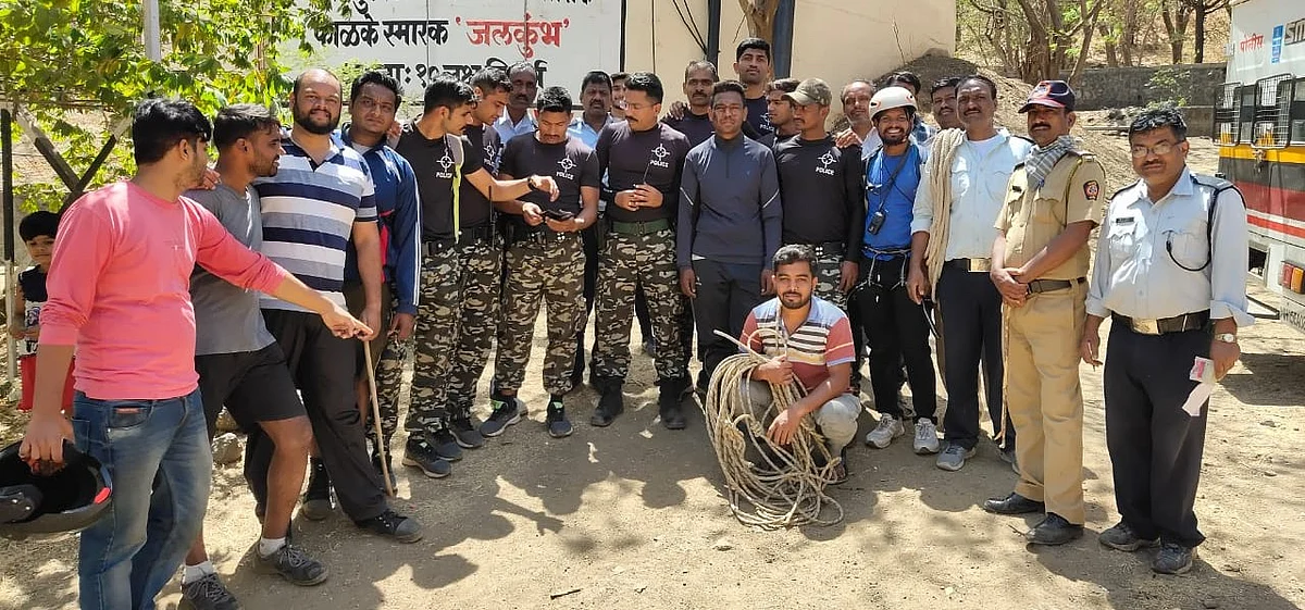 इंदिरानगर : पांडवलेणीवर अडकलेल्या दोन युवकांची सुखरूप सुटका