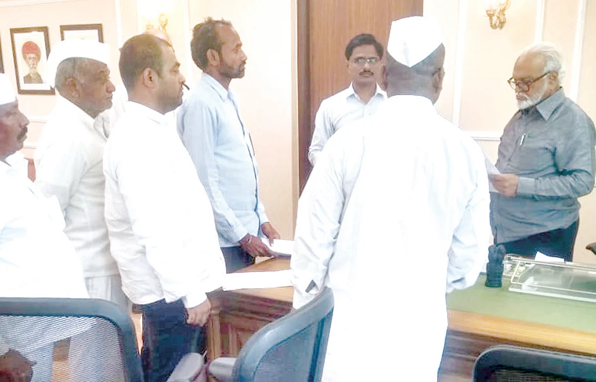 निफाड : पत्नी, मुलांसह शेतकऱ्याचा इच्छामरणासाठी मुख्यमंत्र्यांना अर्ज