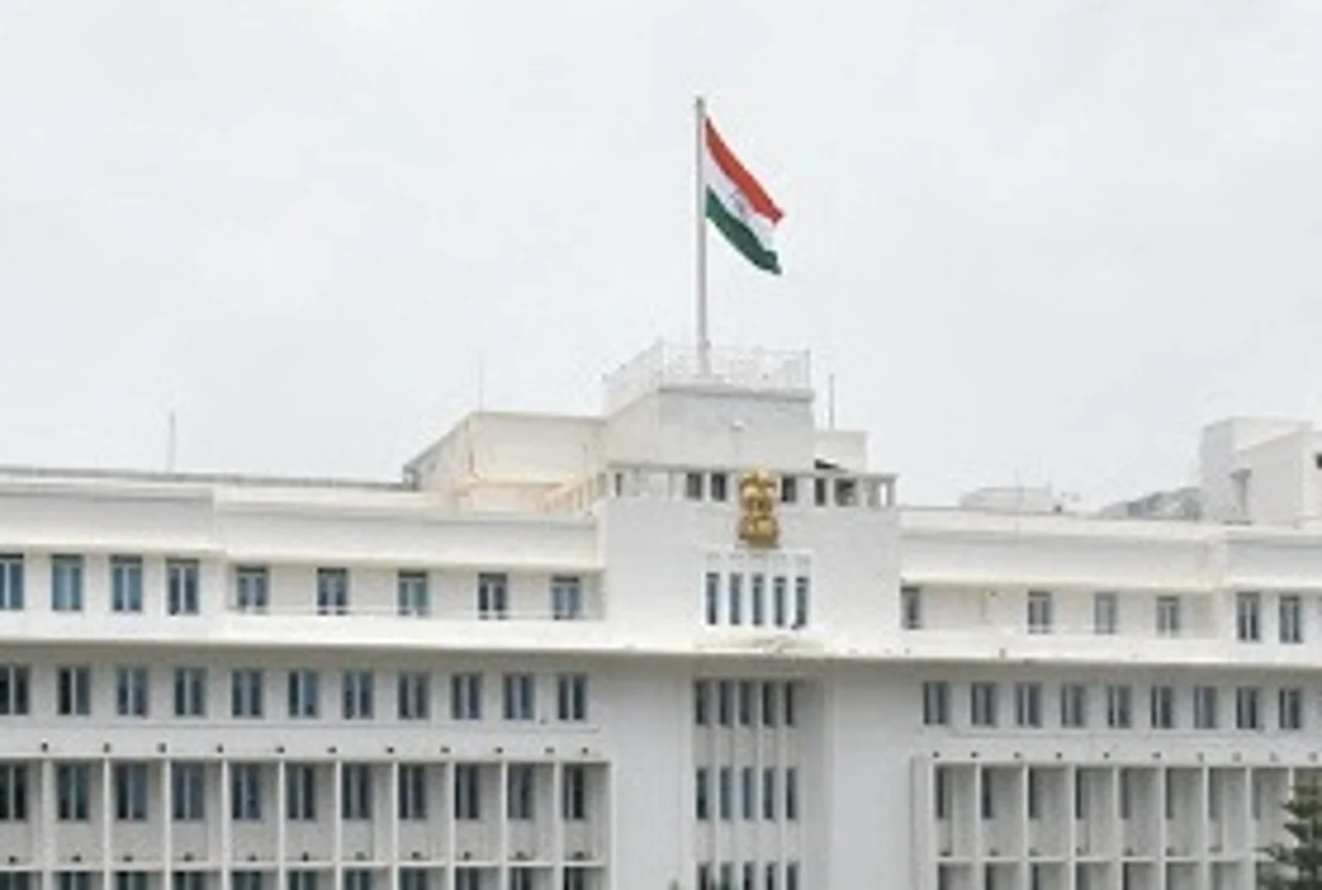 मंत्रालयात मास्क वापरणे बंधनकारक; अन्यथा ‘नो एन्ट्री’