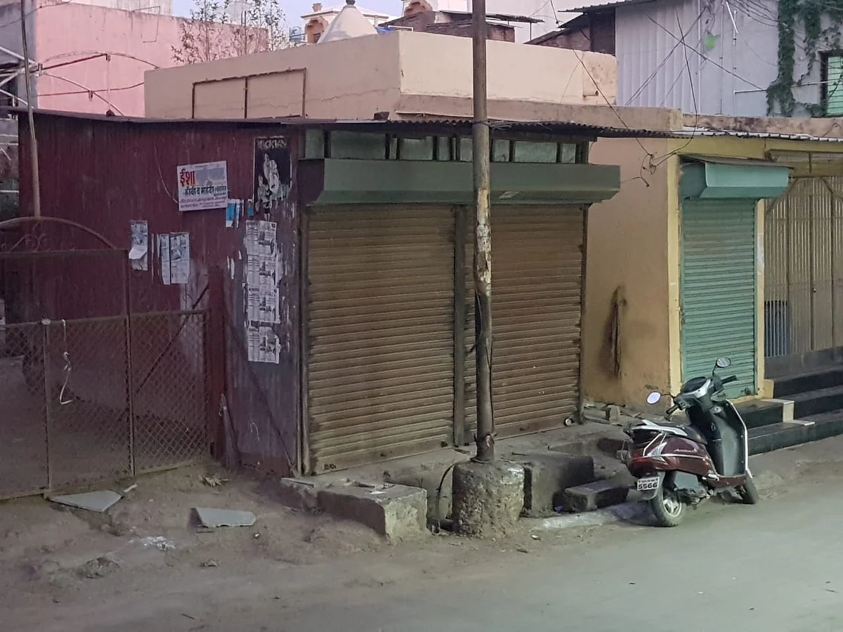 सिन्नर : हॉटेल चालविणाऱ्या चालकासह तीन ग्राहकांविरुद्ध गुन्हा दाखल