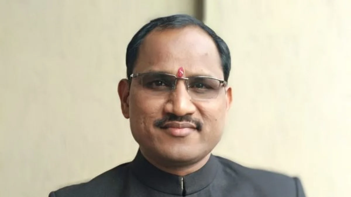 निवासी उपजिल्हाधिकारी निचित झाले वनमंत्र्यांचे ओएसडी