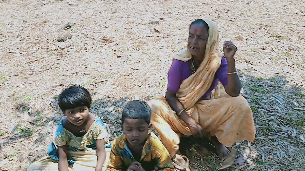 त्र्यंबकेश्वर : आदिवासींच्या वन जमिनिवर वनविभागाची गदा; झोपडया उठवण्याचे आदेश