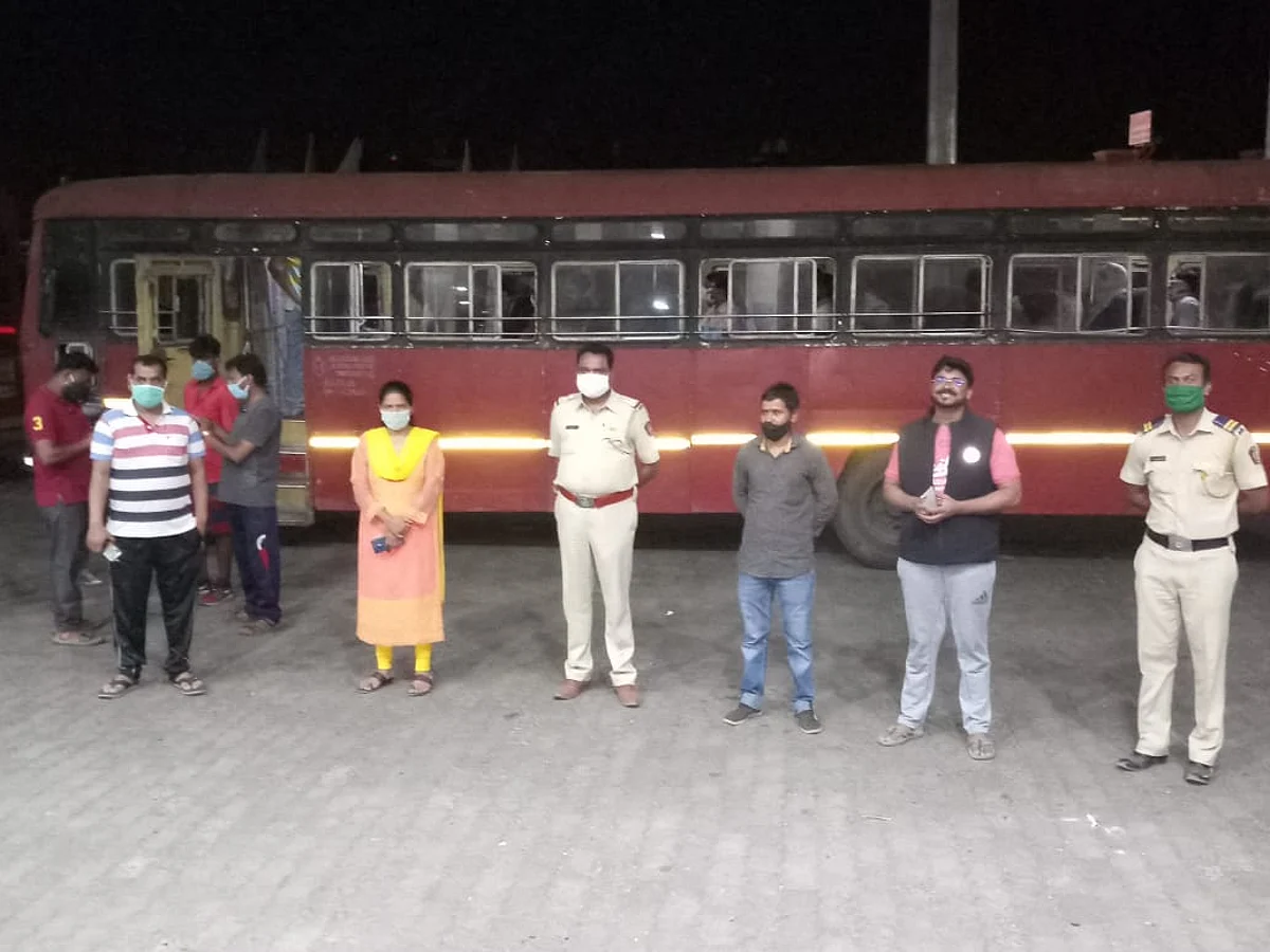इगतपुरीहुन मजुरांसाठी विशेष बसची व्यवस्था; जिल्हयातुन पहिली बस मध्यप्रदेशकडे रवाना