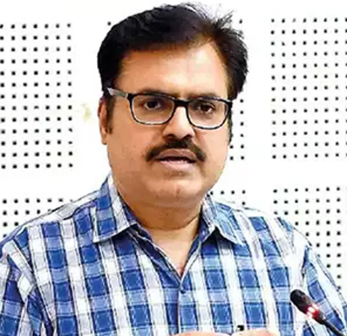 नाशिक जिल्हा निश्चितच करोनावर मात करेल : जिल्हाधिकारी सूरज मांढरे