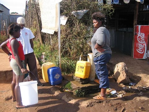 Every three out of 10 people globally lack access to safe drinking water at home. Credit: Wikimedia Commons