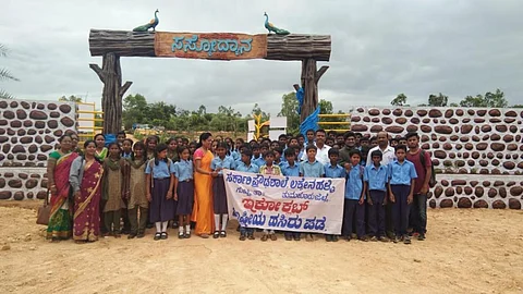 Schoolchildren at the entrance of the Gubbi Tree Park in Gubbi, Karnataka             Credit: V Sundararaju
