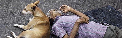 COVID-19: Is novel coronavirus spreading among Kolkata pavement dwellers through waste