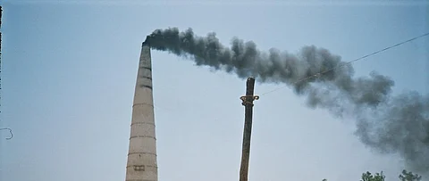 Air pollution can cut 8 yrs off lives of 250 mln north Indians: Report 