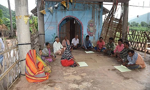 Members of Community Forest Rights Commitee of Tilabadi village in Nayagarh, Odisha discuss their management plans. Photo: Arabinda Mahapatra