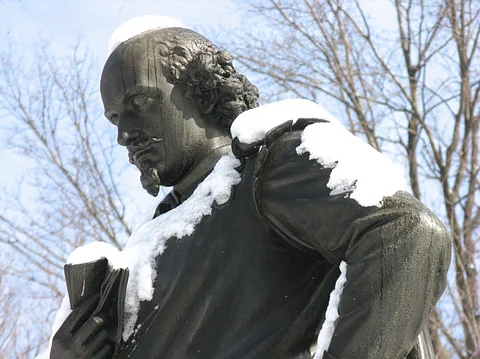 A statue of William Shakespeare in Central Park, New York City. Photo: iStock