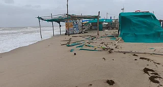 A deserted beach in Mandvi just before Cyclone Biporjoy’s landfall. Photo: Himanshu Bhayani 